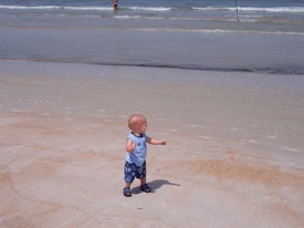 Wed Jul 26 14:17:47 2006

Andrew spent a few days at Ormond Beach with Ellen and her parents.