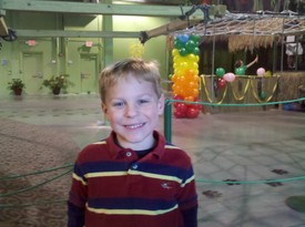 Sun 16 Jan 2011 03:51:05 PM

Andrew at a birthday party at Jungle Quest in Jacksonville.