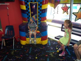 Sat 30 Apr 2011 09:16:25 AM

The start of Andrew's 6 year old birthday party at Pump It Up in Jacksonville.