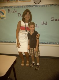 Thu 15 Aug 2013 11:46:26 AM

Andrew with his 3rd grade teacher on orientation day.