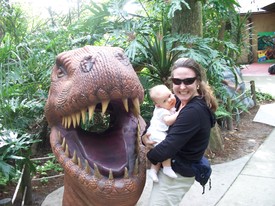 Sat 28 Nov 2009 02:14:18 PM

Gracie was a patient baby while Andrew explored Dinosaur World.
